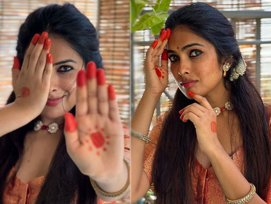 Arresting Clicks Of Divi Vadthya In Traditional Look